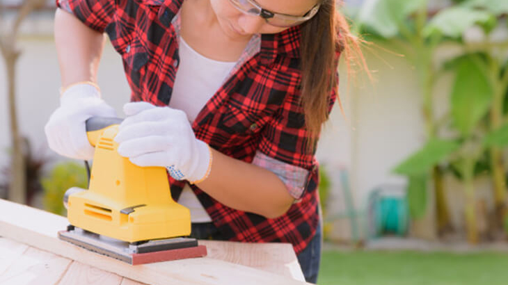 Máy chà nhám điện dễ dàng sửu dụng